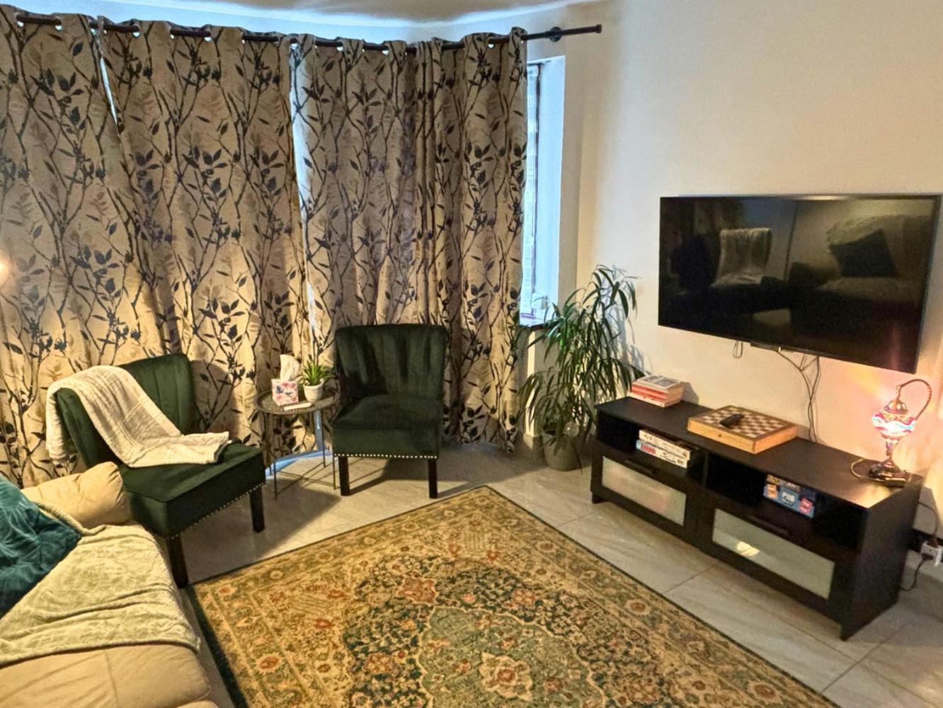 Charming And Cosy London Home, Garden, Parking & Family Fun Митчам Экстерьер фото